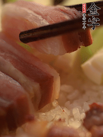 轉(zhuǎn)小火，繼續(xù)蓋蓋子燜2-3分鐘。